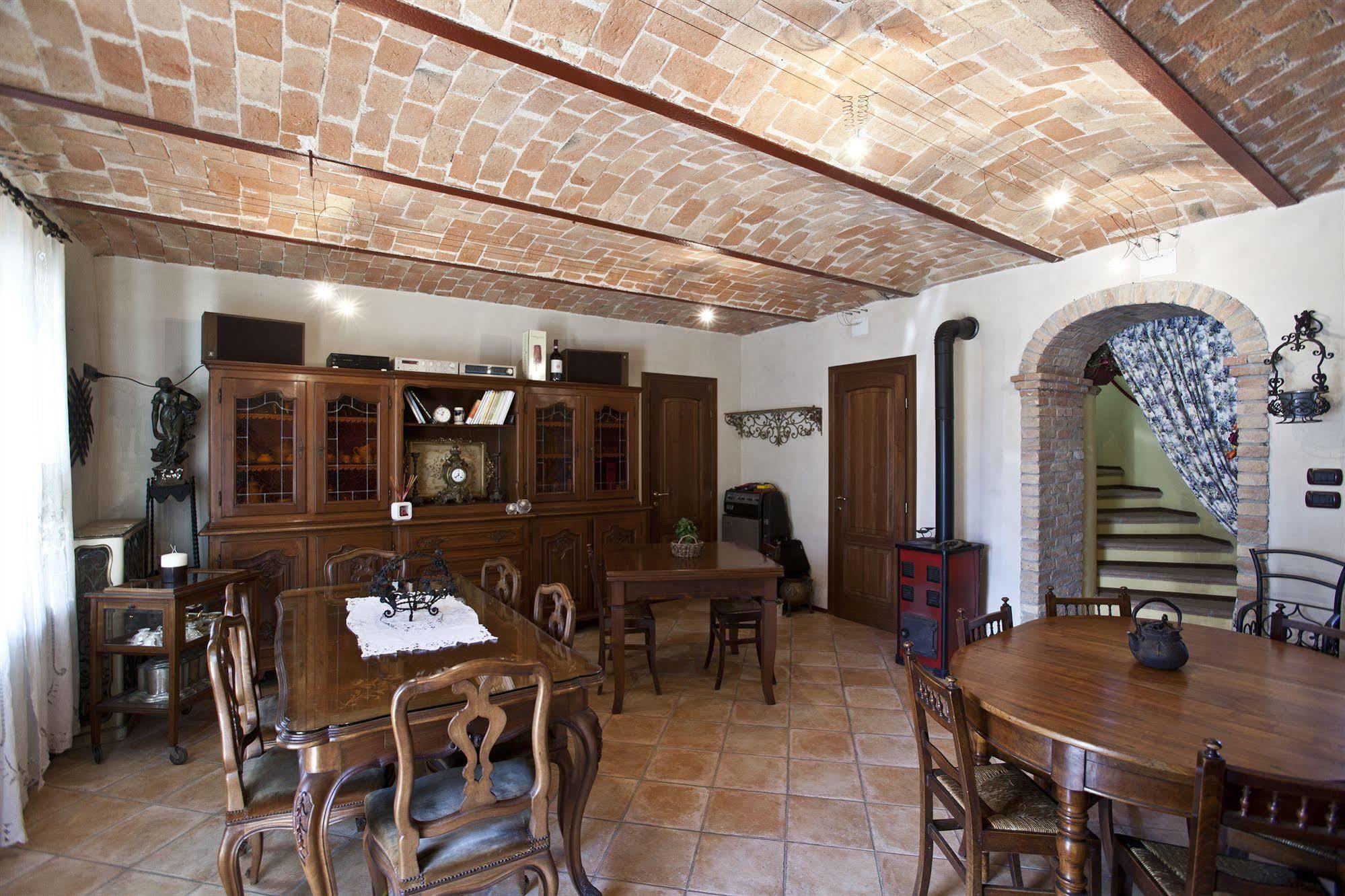 I Grilli Bed & Breakfast Castagnole delle Lanze ภายนอก รูปภาพ